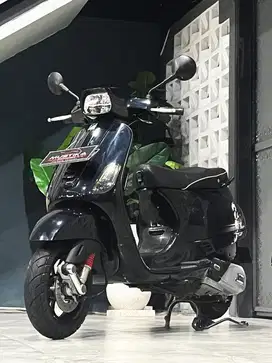 Stok Terbatas‼️vespa S125 iget th 2021 hitam - Ayu Mustika