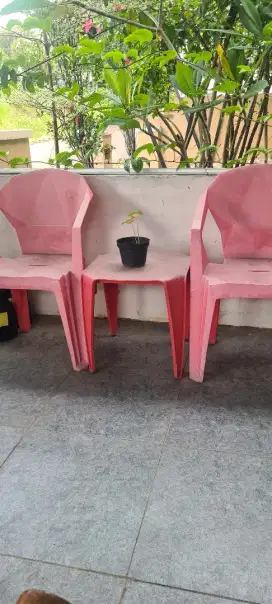 Kursi teras plastik