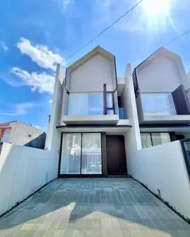 Dijual Rumah Mojoklanggru (Daerah Dharmahusada)