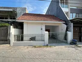 Rumah Kinibalu Barat, Petemon, Sawahan, Surabaya Pusat