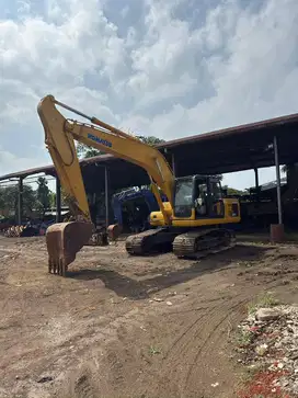 Komatsu PC200 thn 2010