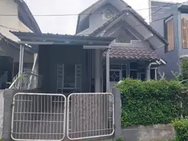 Rumah Asri Harga Bersahabat, Dekat Segala Fasilitas! di Gading Regency