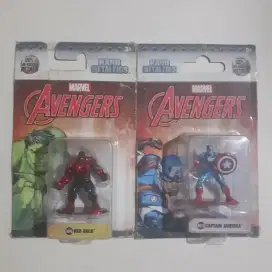 Nano metalfigs Avenger Hulk dan kapten amerika