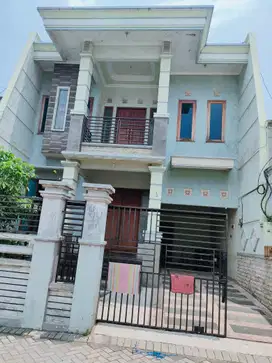 Rumah 2 lantai luas 180 m2 harga 1,8 Milyar di Ngingas, Waru, Sidoarjo