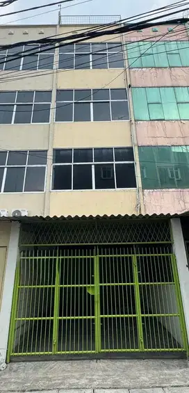 ANA RUMAH UK 4X15M STRATEGIS DI TAMBORA