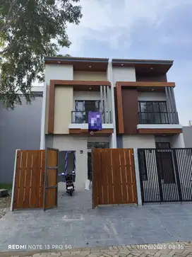 Jual rumah harga murah bangunan baru siap tempatin di metland puri
