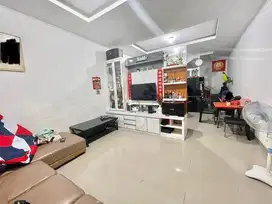 Dhyana rumah jelambar ngantong 3.5 lantai lt 67m2  lokasi bagus