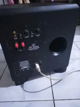 Subwoofer Amplifire ADC TR Series model TR604BP.230 pabrikan