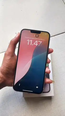 Iphone 14 Plus  ( BESAR ).