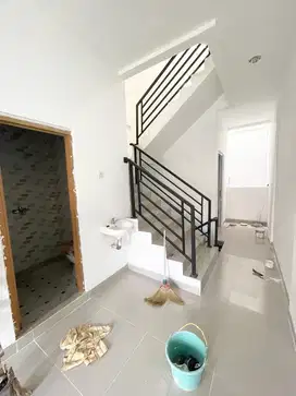 Dhyana rumah baru jelambar uk 4x14m 3.5 lantai lokasi bagus jalan lega