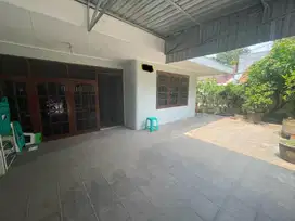 Dhyana rumah hoek uk 12x15m disewa akses jalan mobil komplek kavpolri