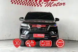 Toyota VRZ TRD 2.4 AT Matic Diesel 2021 hitam Fortuner Solar DP minim