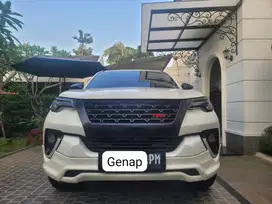For Sell: Toyota Fortuner VRZ 4x2 Warna Putih 2016 mulus