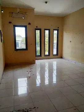 DHYANA RUMAH JELAMBAR UK 4x20m LOKASI BAGUS BISA UNTUK DAGANG