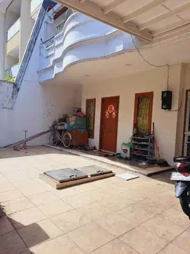 Dhyana rumah jelambar 2 lantai uk 9x20m bagus di komplek dutamas