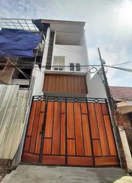 DHYANA RUMAH BARU TOMANG UK 4.25x16m LOKASI BAGUS BEBAS BANJIR
