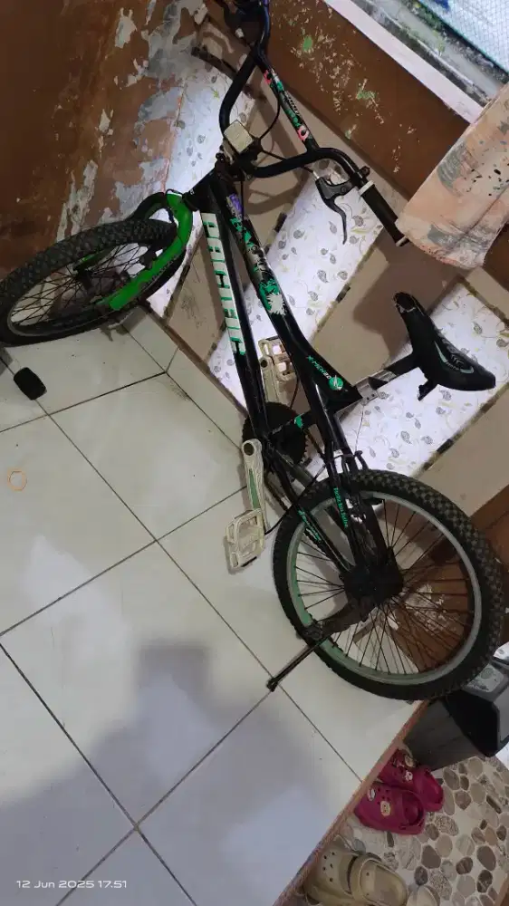 Sepeda  pacific uk 22