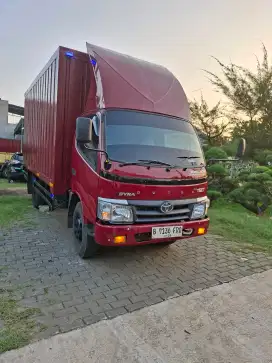 Toyota New Dyna Dutro.115.ET. 6 Ban CDD. Box Besi Cargo Contener