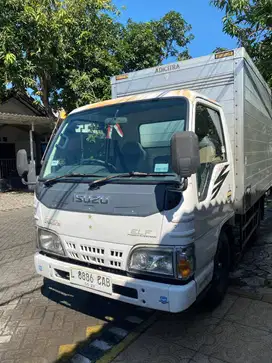 Isuzu elf NHR 55 Truk full Box