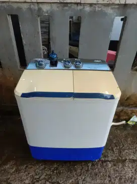 Mesin cuci aqua 8kg mulus nominus