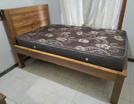 Set dipan springbed