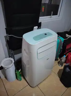 AC Portable MIDEA 1,5 PK (Bekas rasa baru)