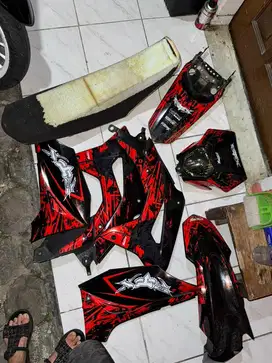 Jual body crf 150 ori full sama tank 1,3 aja kalo bosynya aja 800k