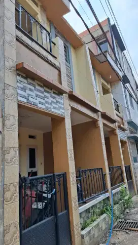 DISEWAKAN RUMAH 90 M,  3 K.T,  3 K.M.,  di PITARA PANMAS DEPOK