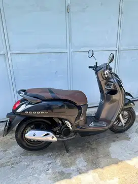 Scoopy prestige 2022 hitam