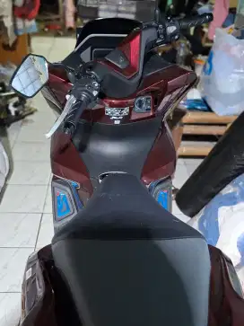 Dijual honda pcx roadsync warna burgundi