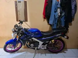 kawasaki ninja ss tahun 2011