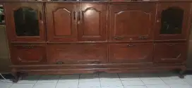 Lemari pajangan kayu jati