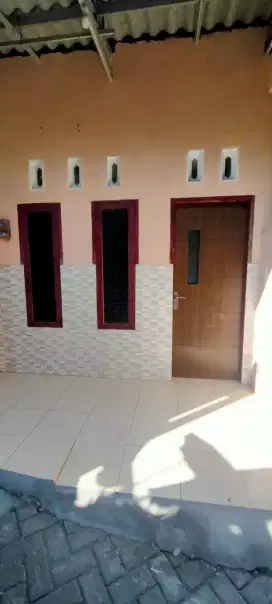 Kontrakan Bu Imron