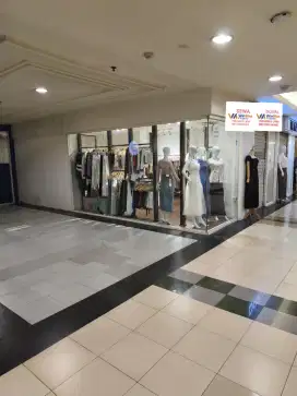Dijual atau disewakan stand mall ptc lantai UG 3 stand jadi 1