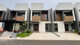 Rumah baru siap Huni di Summarecon Crown Gading cluster regia Bekasi.