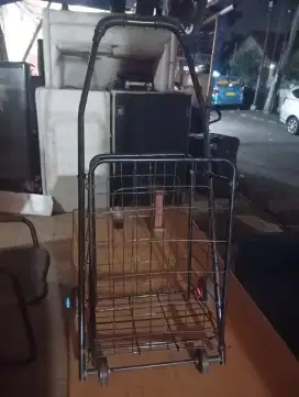 Troley 4 roda ada keranjang besi