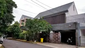 Dijual Rumah Mewah Ada Kolam Renang di Cibubur