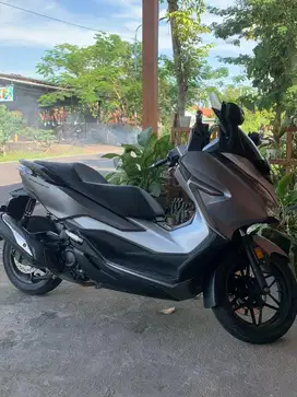 Di jual atau TT dengan mobil dengan motor di bawahe juga monggo