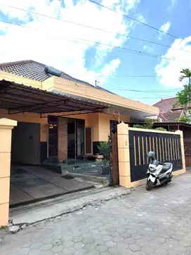 Rumah Luas dekat Jalan Kaliurang dan Kampus UGM