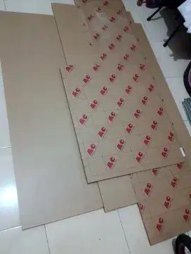 Akrilik potongan tebal 10mm merek MC