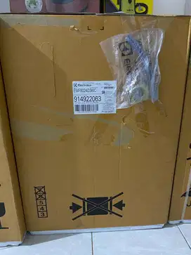 Barang BARU Mesin Cuci Front Loading Electrolux (kapasitas 8 kg)