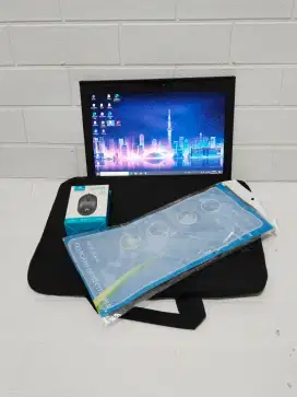 Lenovo Thinkpad X201
CPU Intel Core i5 
Ram 8 GB / 500 GB