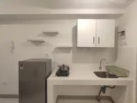 Tahunan disewakan studio apartemen Tokyo Riverside Pik 2