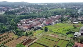 Jasa pilot drone . Foto lahan dan vidio