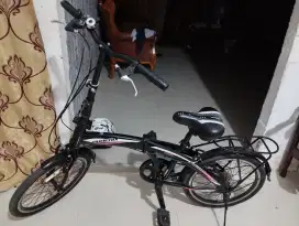 Sepeda lipat merek phoenix