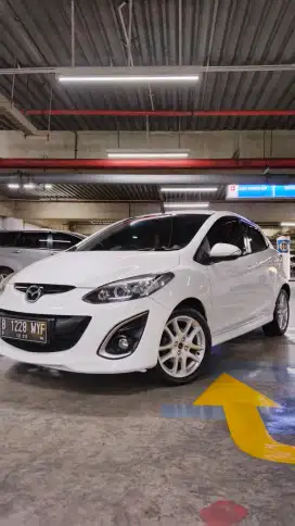 Mazda 2 RZ 2013 Putih