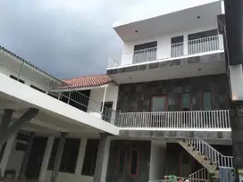 Rumah Besar Terawat, Jl Bayu Putra, antara PIM & Gancit