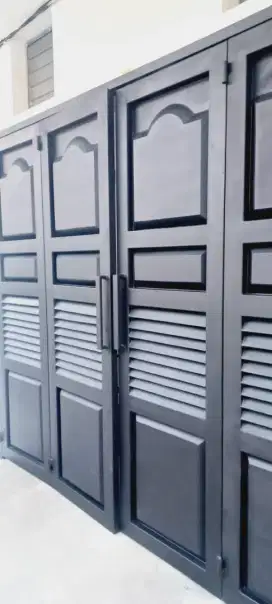 Pintu sliding garasi