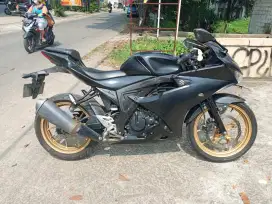 MOTOR BEKAS SPORT GSX R 150 2018 PLAT DEPOK PAJAK HIDUP