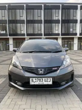 HONDA JAZZ RS CVT 2013.